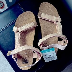 NWT Reef Women’s Cushion Rem - light pink, cork sole, size 10